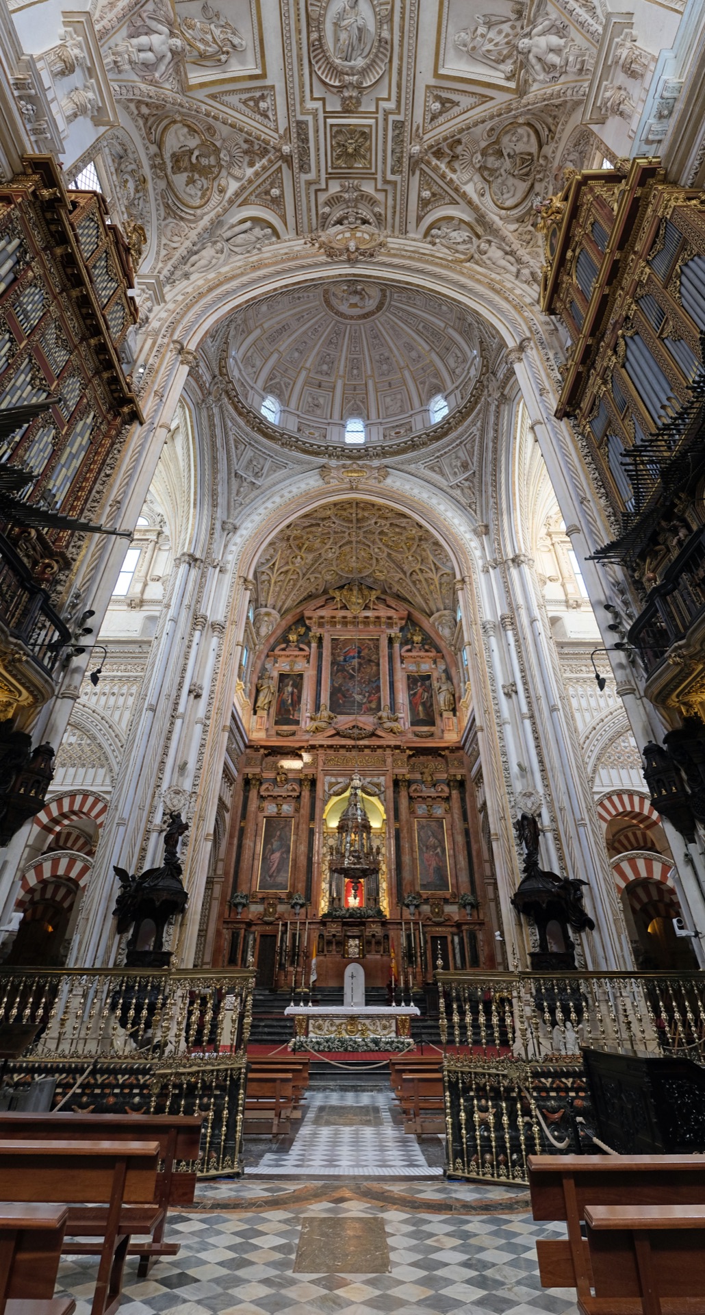Interior de la Mezquita-Catedral de Córdoba